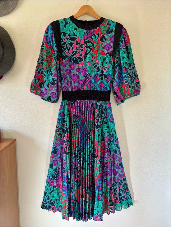Diane Freis Dresses & Skirts - Diane Freis 1980s Dress L XL Colorful Floral Geometric Pleated Midi Maximalist